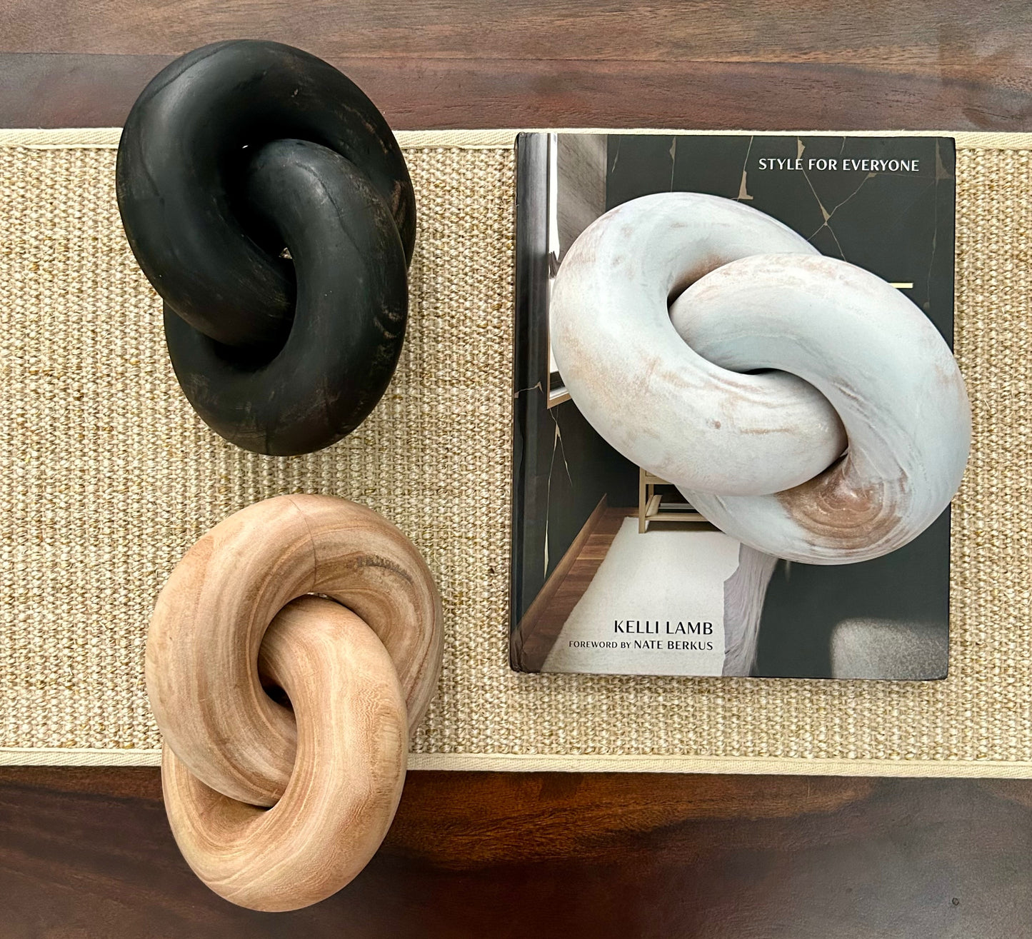 Wooden Knot - White wash